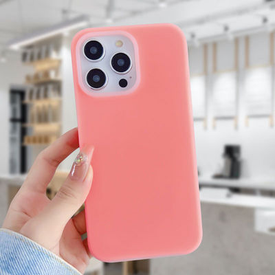 Un casque de téléphone en silicone liquide pour Apple 14 Promax